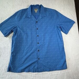 L.L Bean MensTradicional Fit Size L Geometric Print Blue Short Sleeve Camp Shirt
